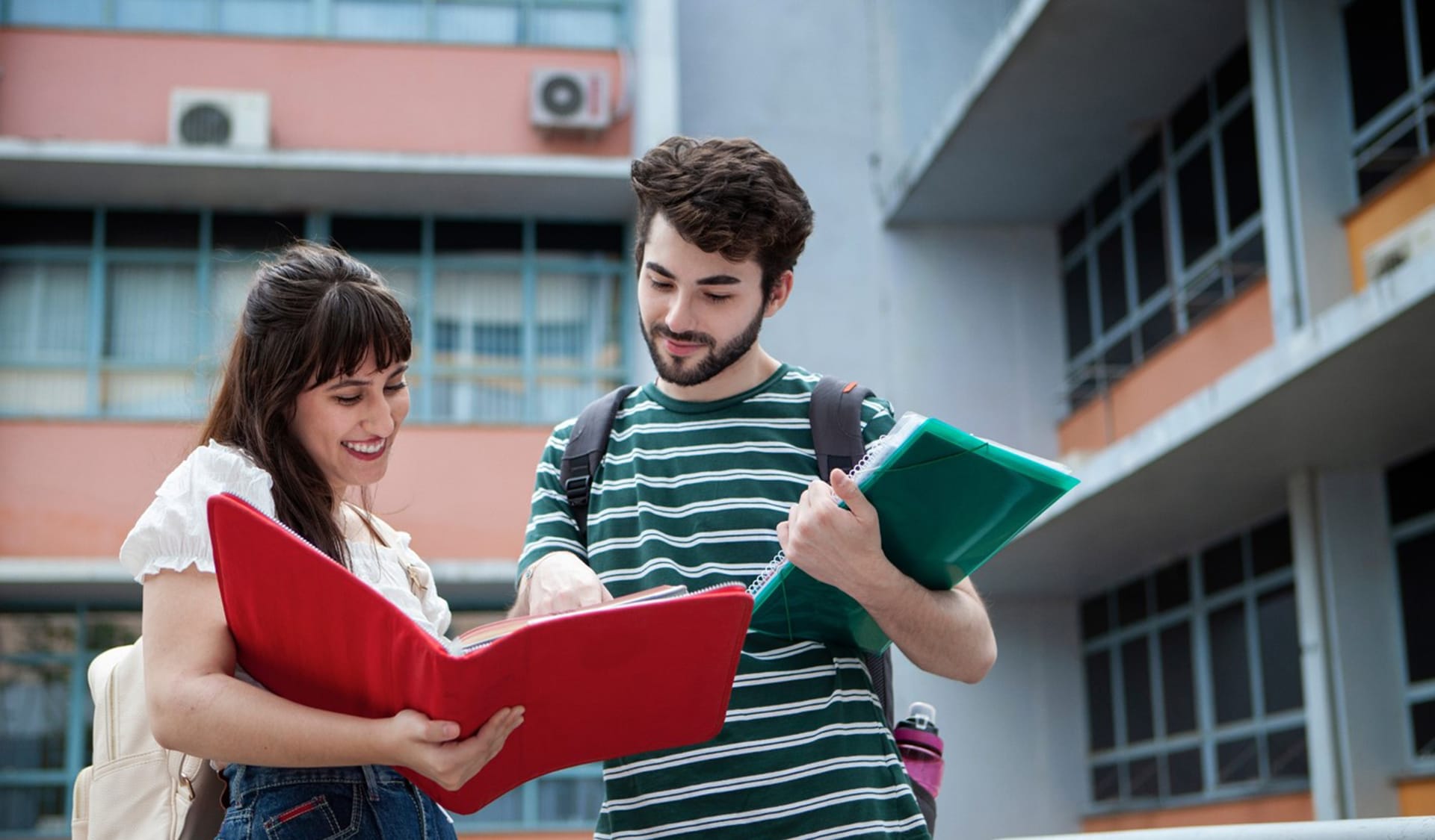 منحة بنك سانتاندير للتطور منح للدراسة في إسبانيا