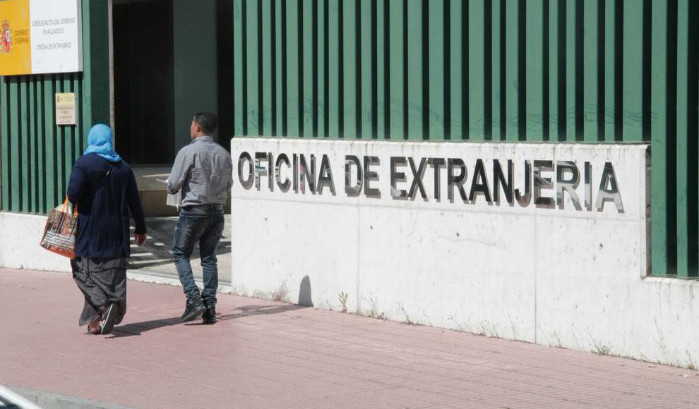 مكاتب الهجرة إسبانيا طلب ترخيص إقامة طلبات