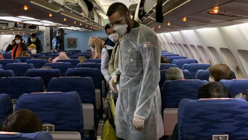 السفر الصيف فيروس كورونا الرحلات الدولية فتح الحدود الطائرة المطار الوباء الفيروس