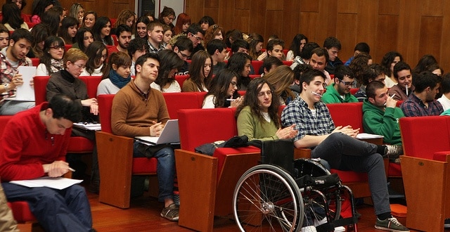 الطلبة في إسبانيا