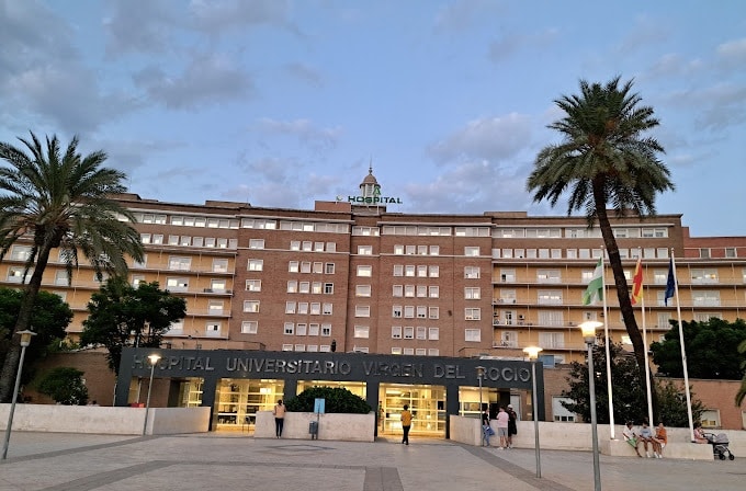 مستشفى جامعة فيرجن ديل روسيو