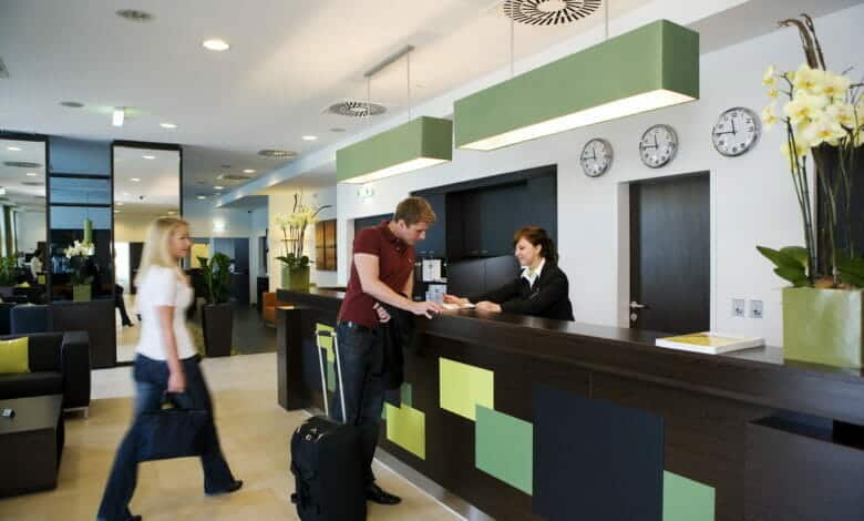 قطاع الفنادق اسبانيا موظفين العمل فندق