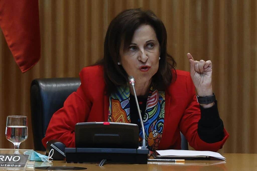 وزيرة الدفاع الإسبانية مارغريتا روبليس