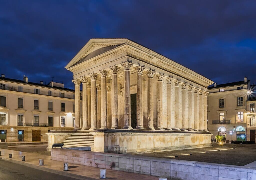 Maison Carree in Nimes 16