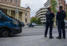 europapress 5189489 varios mossos desquadra plaza bonanova donde encuentran edificios okupados 1200 800