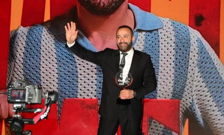 أحمد السقا يتوج بجائزة أفضل ممثل سينما