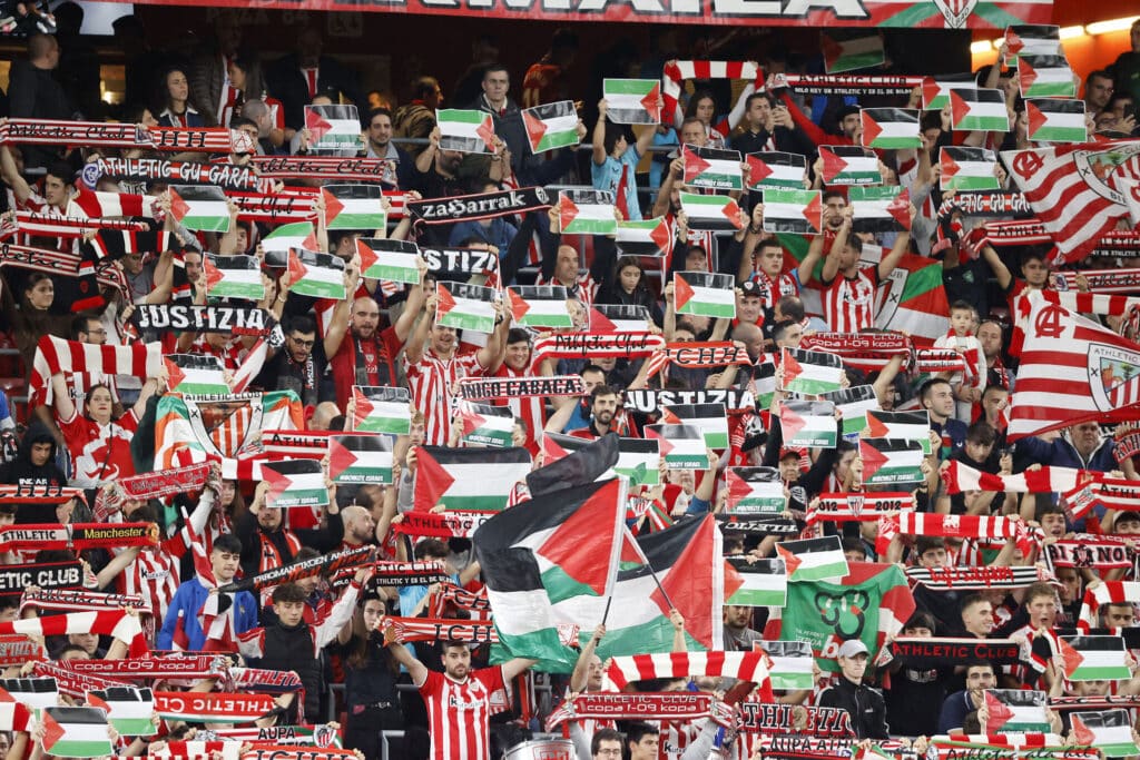 منتخب إقليم الباسك وفلسطين يتواجهان في مباراة ودية لصالح غزة على ملعب سان ماميس