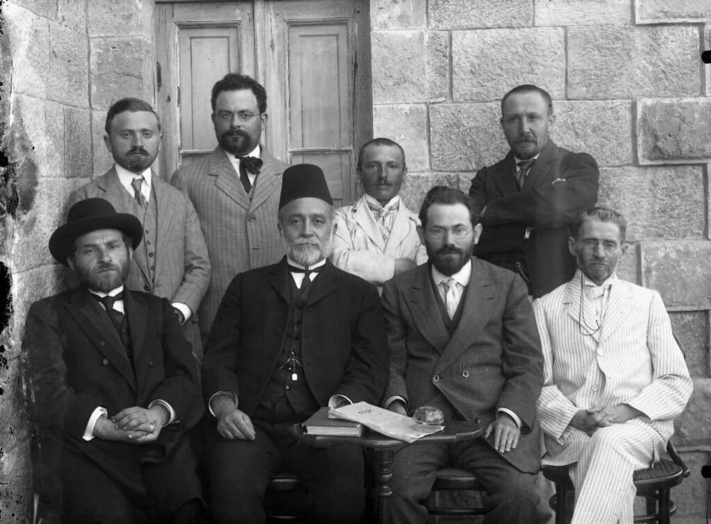 اللجنة الأولى للغة العبرية، القدس 1912 - المصدر: ويكبيديا
