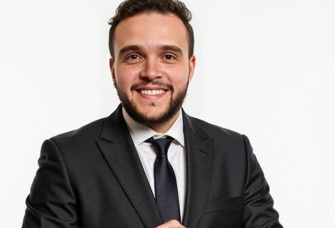 الإعلامي "محمود عفيفي" يتألق في برنامج أخبار السياحة على قناة النهار وشرم الفضائية