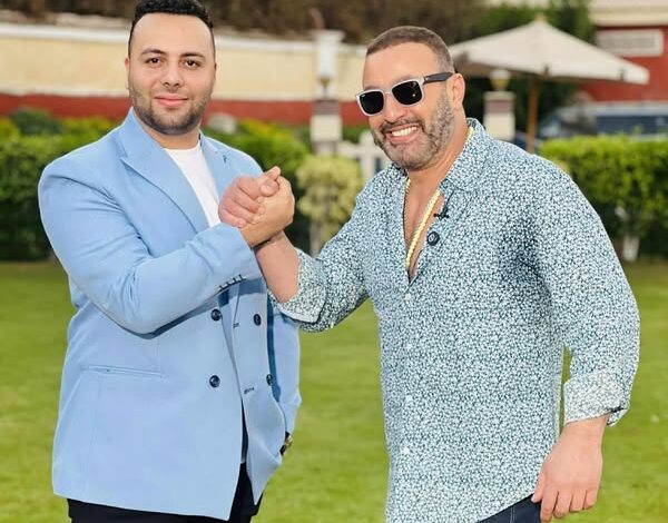 السقا يصف محمد زكريا بالأستاذ الكبير: «حبيبي حضرتك اللي أستاذ كبير»… والفيديو يحصد تفاعلاً لافتاً