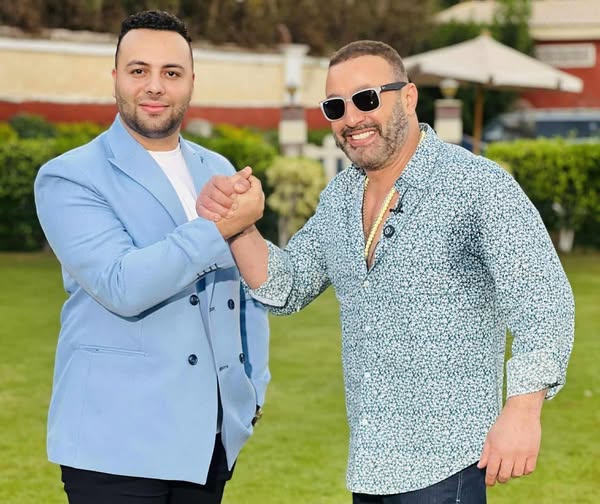 السقا يصف محمد زكريا بالأستاذ الكبير: «حبيبي حضرتك اللي أستاذ كبير»… والفيديو يحصد تفاعلاً لافتاً