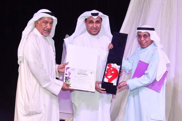 تتويج مسرحية "ماسح الأحذية" بجائزتين في مهرجان الكويت الدولي للمونودراما