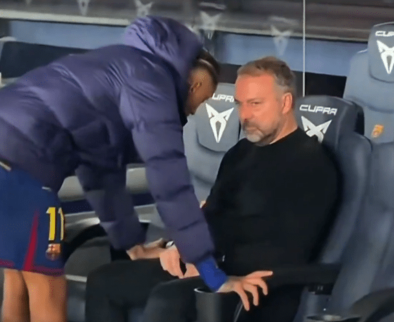 مالحدبث الذي دار بين رافينيا وفليك؟ …محادثة مُقلقة بين المدرب وقائد الفريق