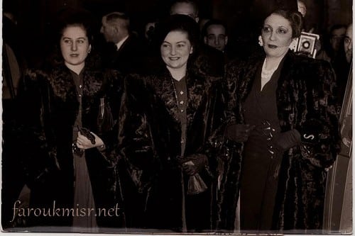 الملكة نازلي والأميرتان فتحية وفائقة