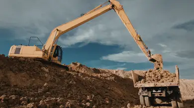 لماذا تستورد السعودية والإمارات الرمال رغم امتلاكهما صحاري شاسعة؟