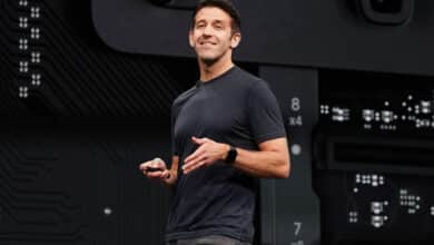 جون تيرنوس الرئيس التنفيذي الجديد لشركة آبل