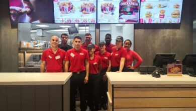 عمال مطعم كي أفسي