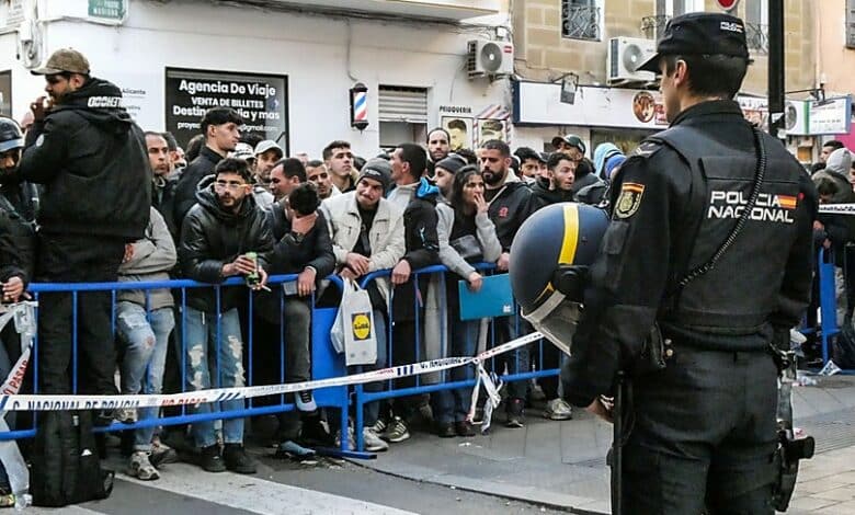 إسبانيا تشرع في ترحيل المهاجرين الجزائريين