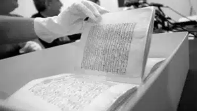 بعد 500 عام خلف جدار منزل في إسبانيا.. العثور على مصحف أندلسي